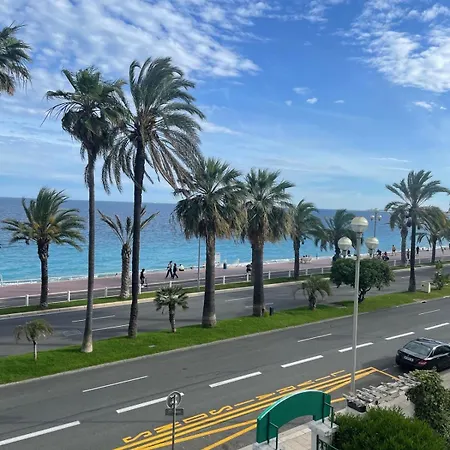 Promenade Des Your Seafront Flat شقة